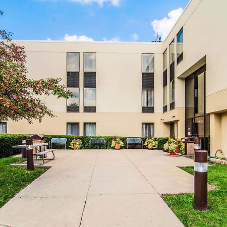 Comfort Inn Convention Center-Chicago O'Hare Airport Des Plaines Exterior photo